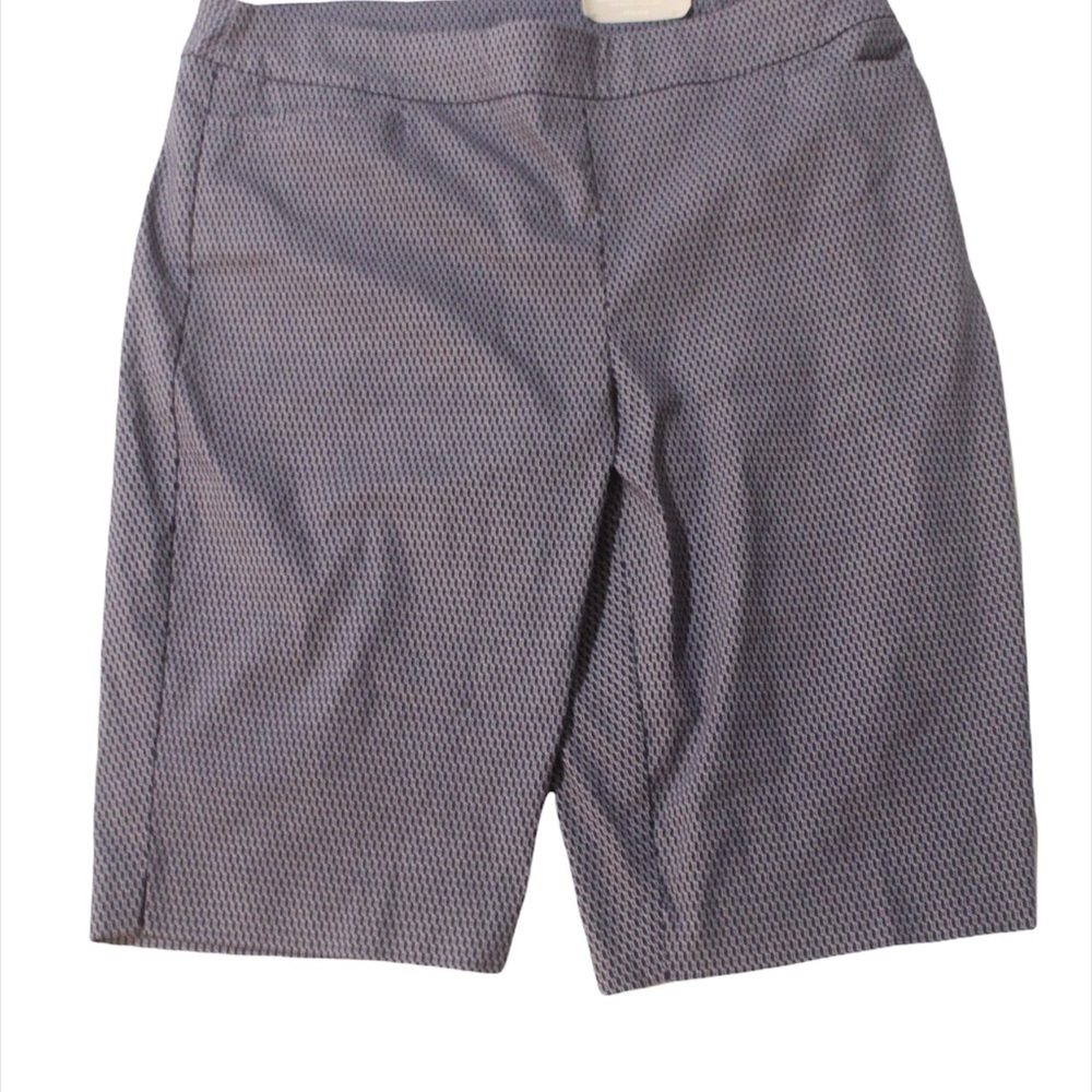 US Size 13, Size 3 in Chico's Sizing,Adjustable Slimming Capri Shorts Navy White